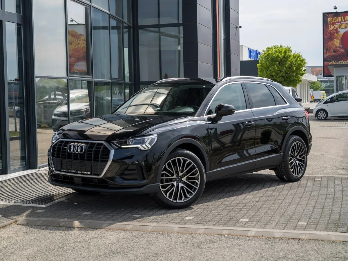 Audi Q3, letnik 2021 – Dizel