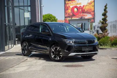 Opel Grandland X, letnik 2022 – slika 2